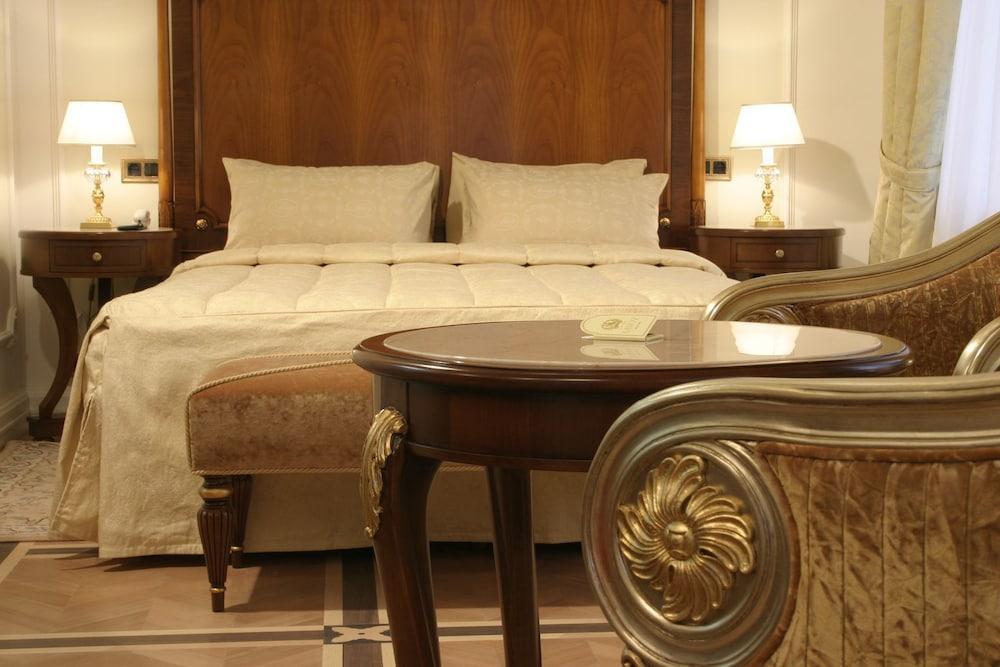 Savoy Hotel Moscow Bilik gambar